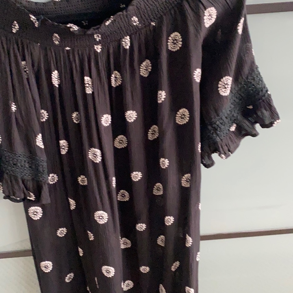 Black with white circles